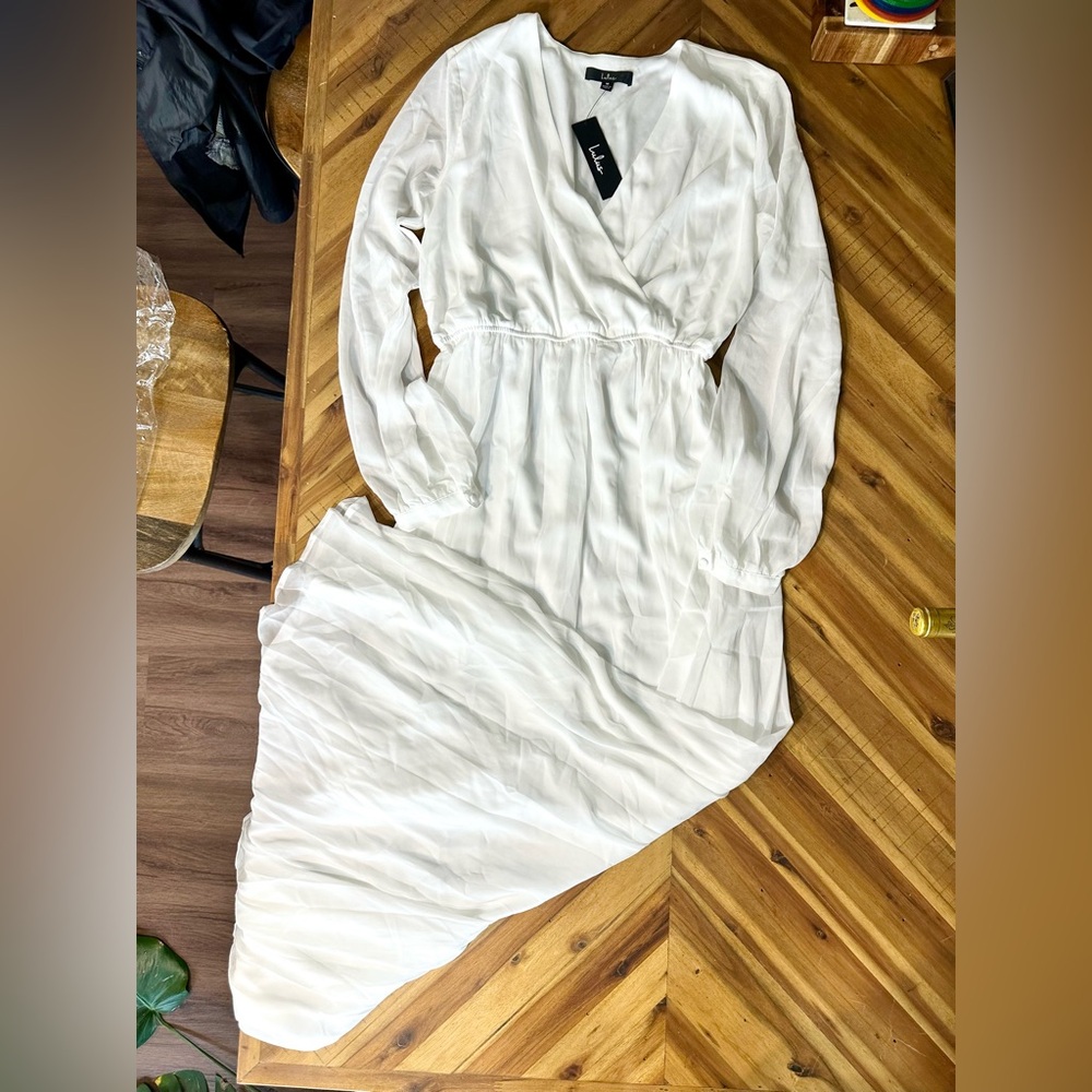 NWT Lulus white maxi dress size medium